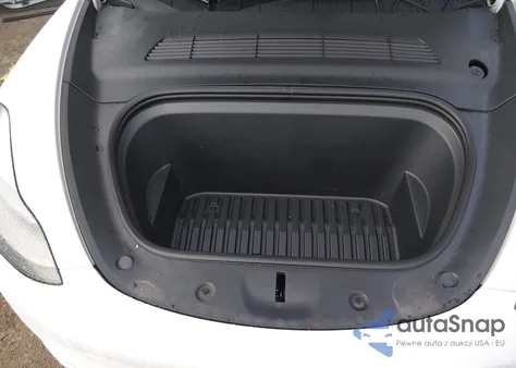 2023 Tesla Model Y Awd/Long Range Dual Motor All-Wheel Drive z USA, uszkodzony, nr VIN 7SAYGDEE9PF898056